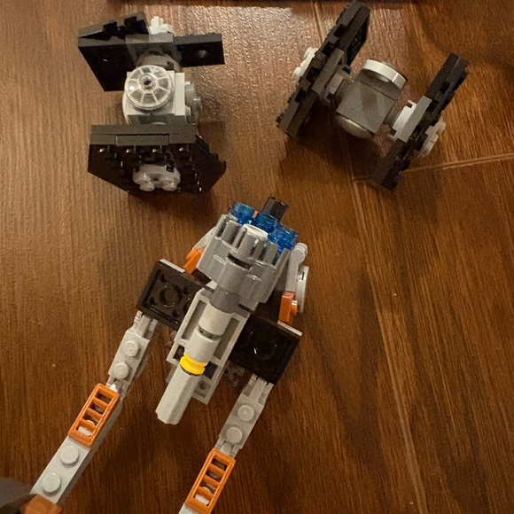 Assorted Lego - Picture 3 of 7